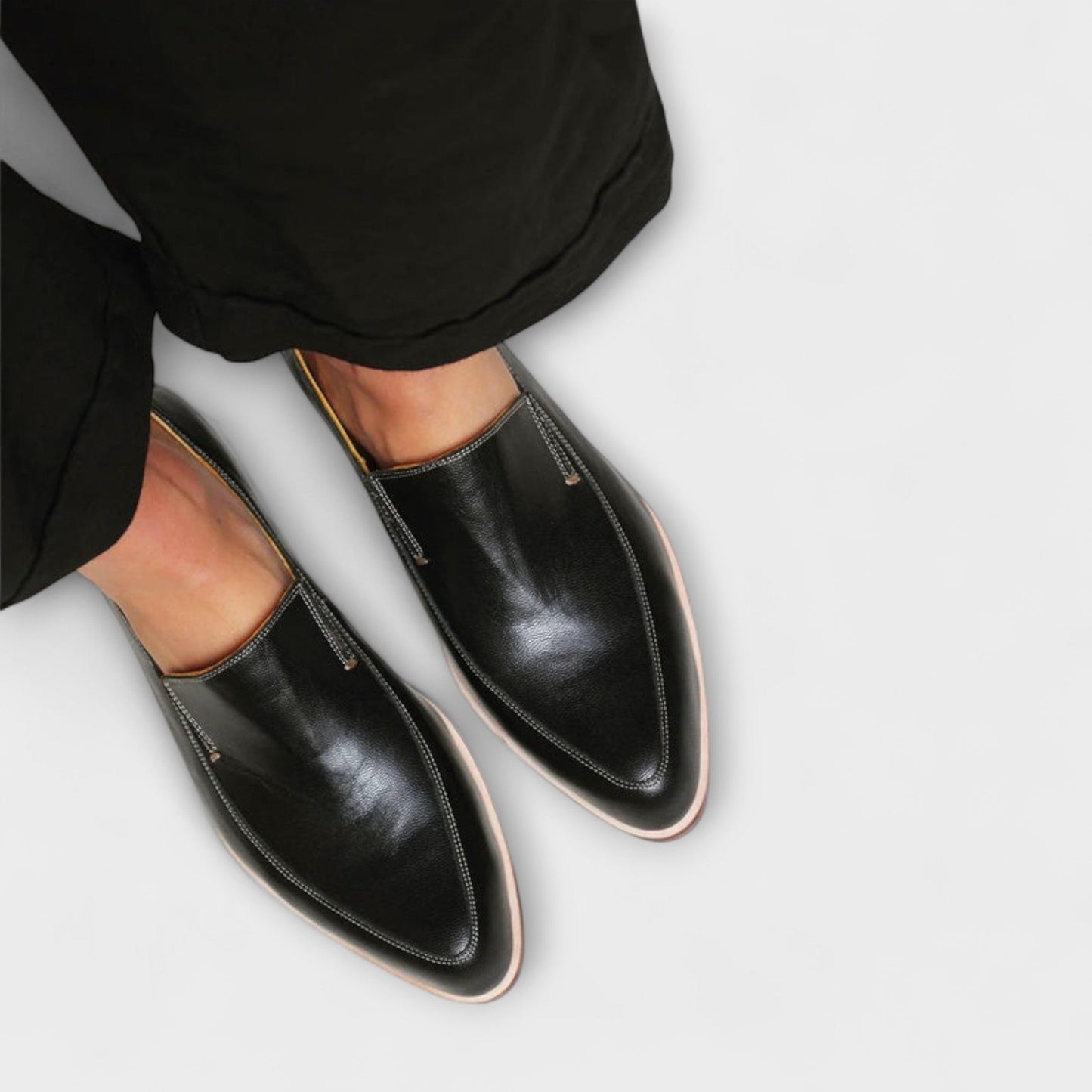 Momount női hegyes orrú belebújós loafer – puha bőr, lapos, minimalista kényelem