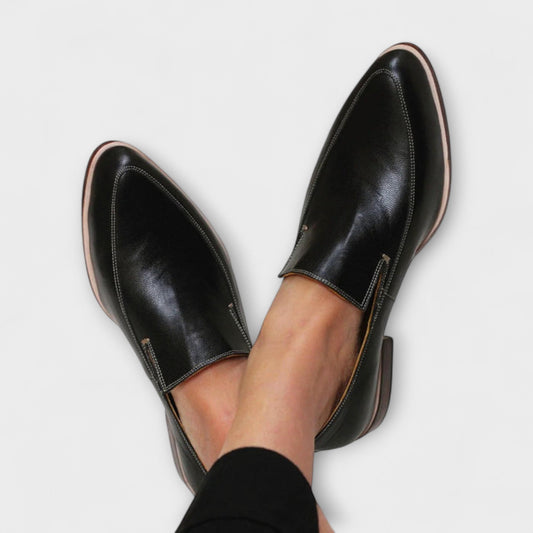 Momount női hegyes orrú belebújós loafer – puha bőr, lapos, minimalista kényelem