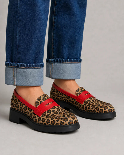 CARMELA-QUALITY-REMAKE-2026-07-22 — carmela-leopard-red-08-reassurance.webp
