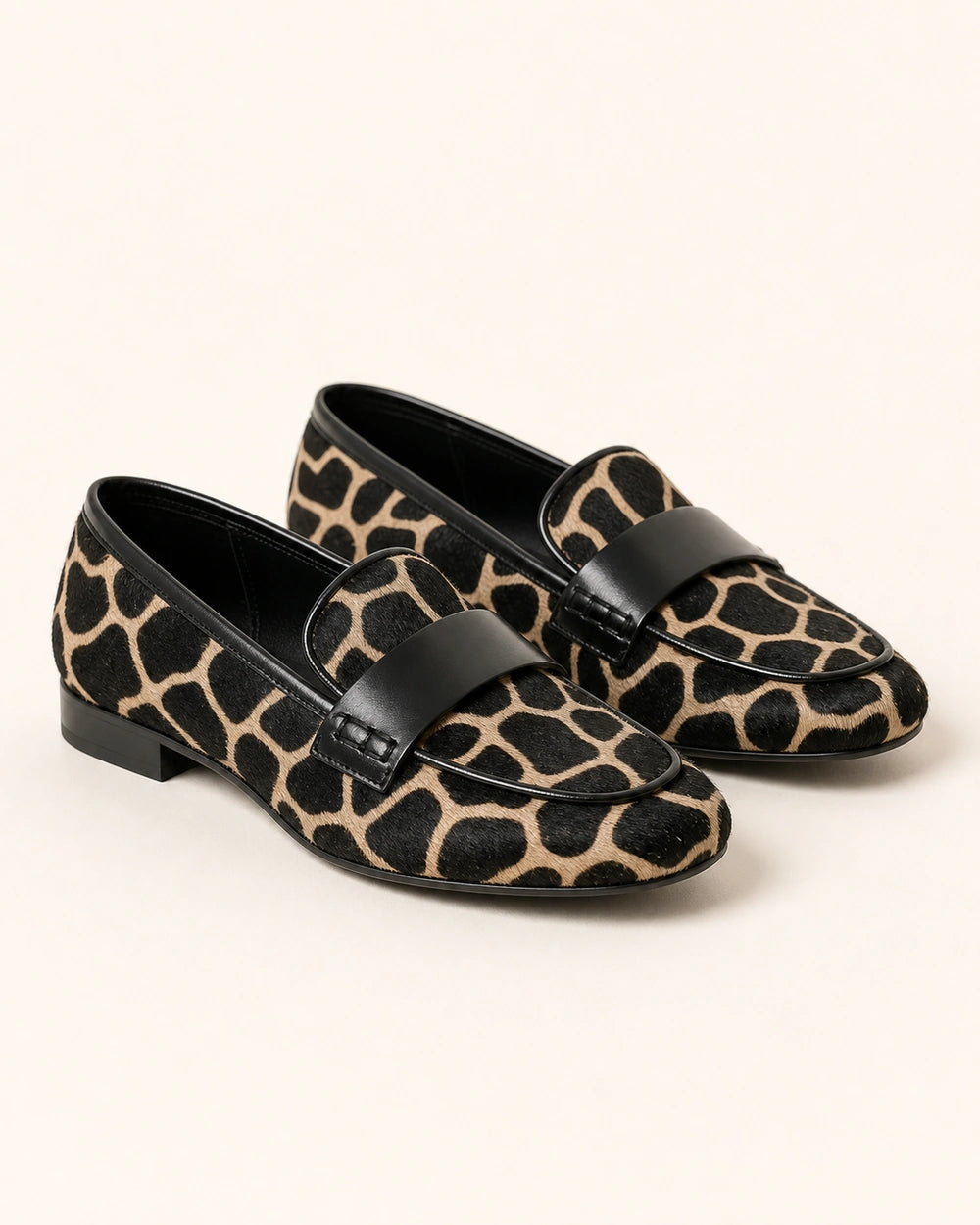 Női állatmintás mokaszin fekete szegéllyel — termékkép 9