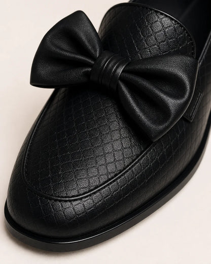 Női fekete mokaszin masnival és alacsony sarokkal — termékkép 6