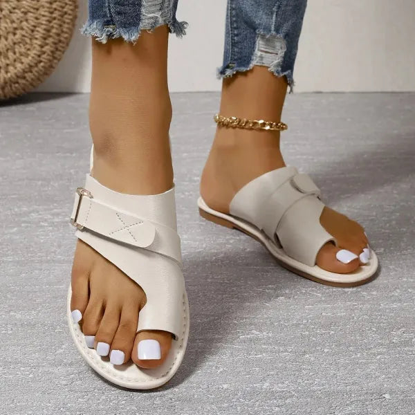 Momount Women Flat Sandals – Black Leather Toe-Ring Buckle Slide